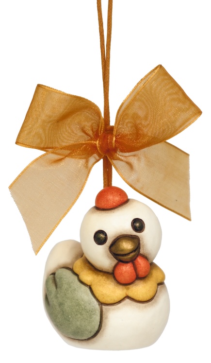 Addobbo gallina Ester in ceramica Sorprese di Pasqua. Misura L 4,2 x P 4 x H 5,2 cm. Prezzo 18,90 euro.